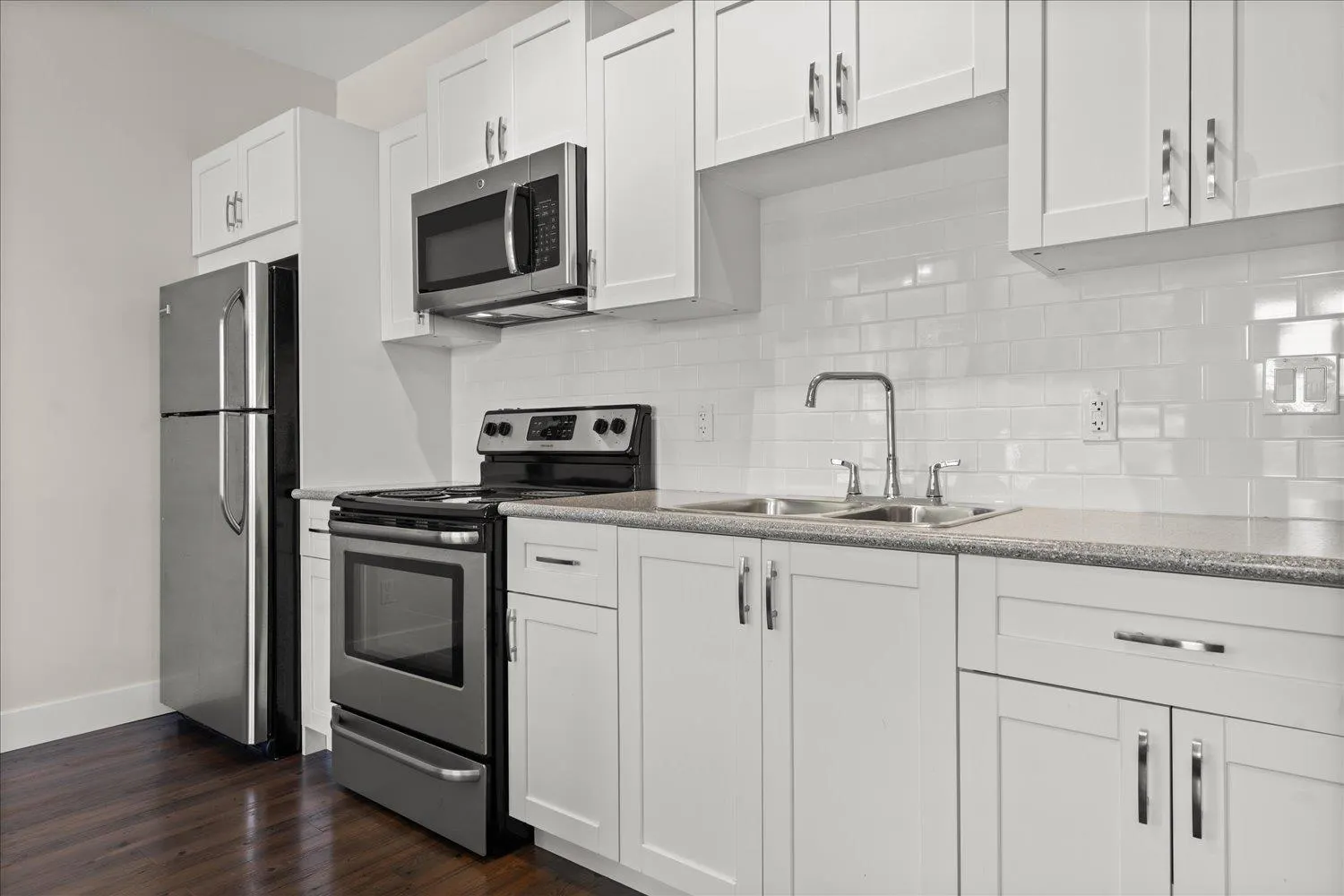 7569 DICKINSON PLACE|Eastern Hillsides