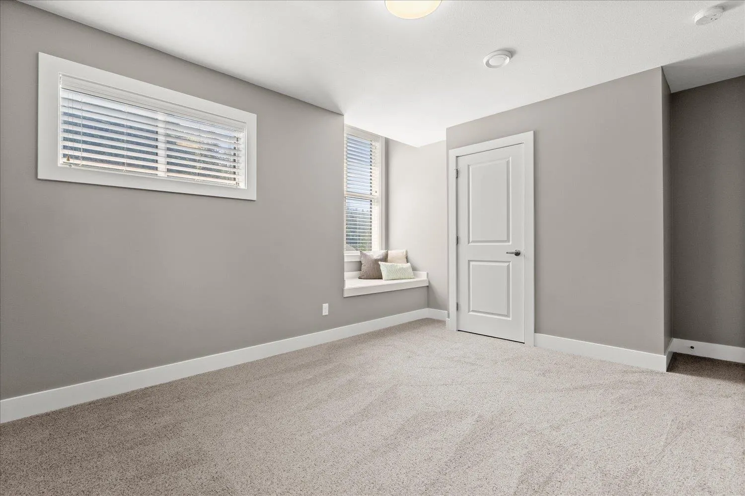 7569 DICKINSON PLACE|Eastern Hillsides