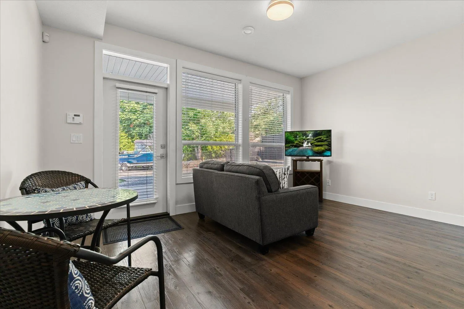 7569 DICKINSON PLACE|Eastern Hillsides