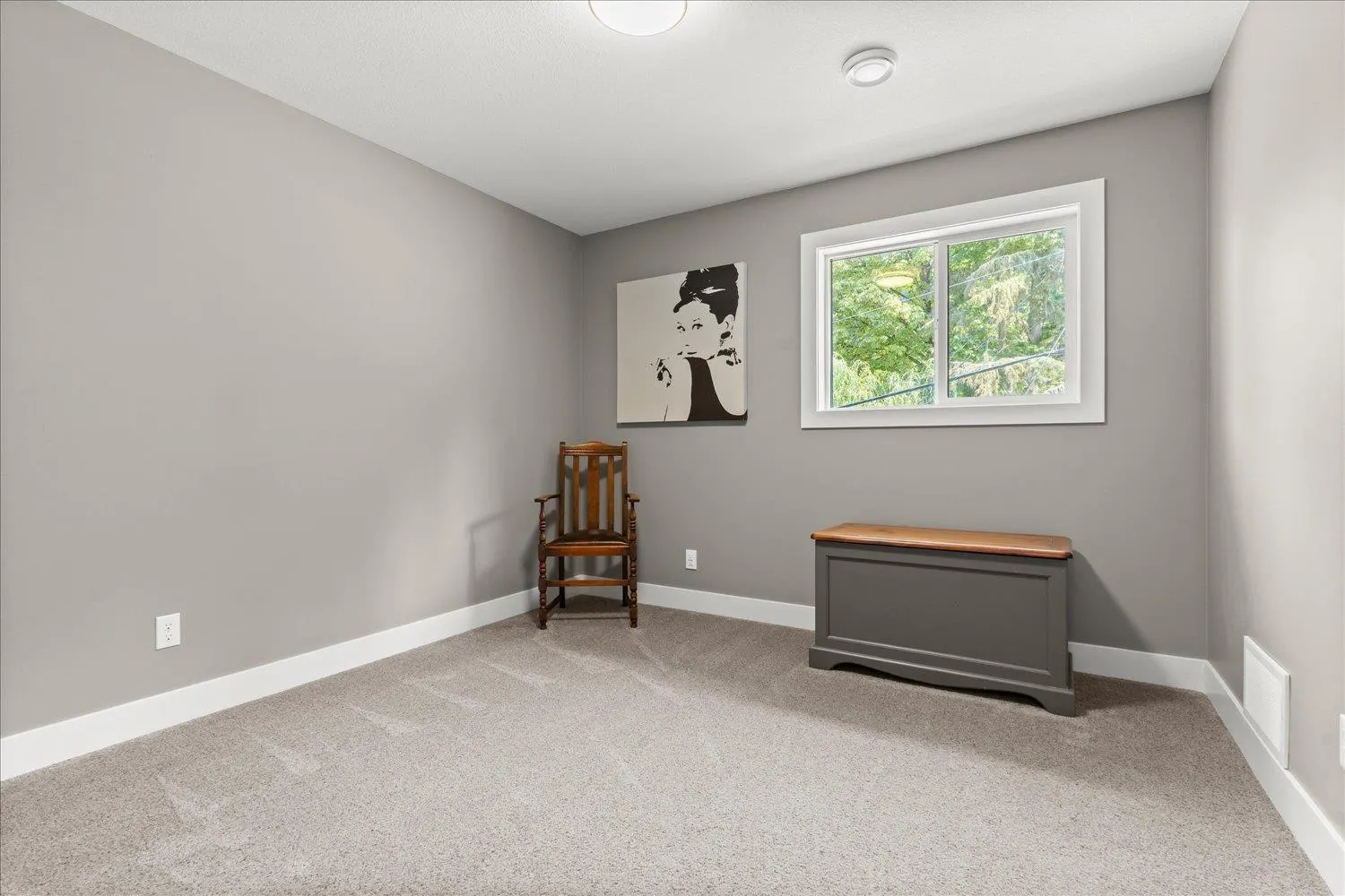 7569 DICKINSON PLACE|Eastern Hillsides