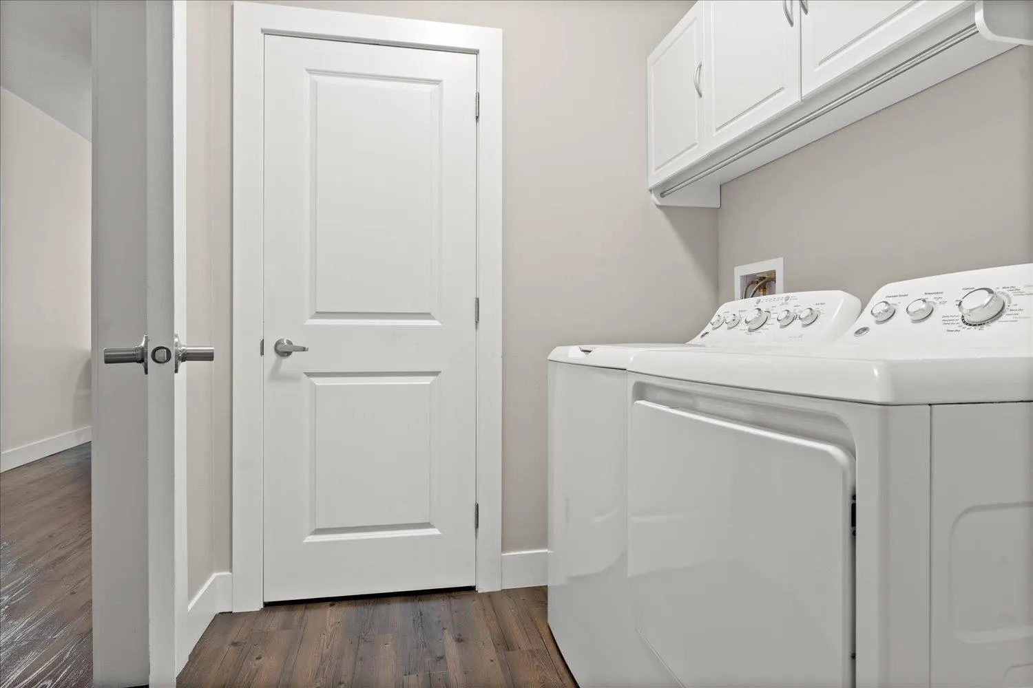 7569 DICKINSON PLACE|Eastern Hillsides