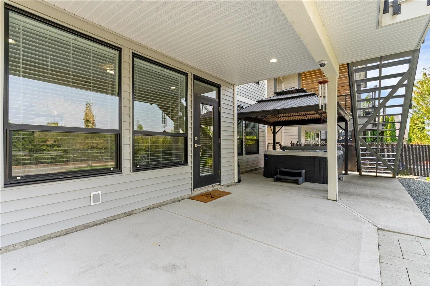 7569 DICKINSON PLACE|Eastern Hillsides