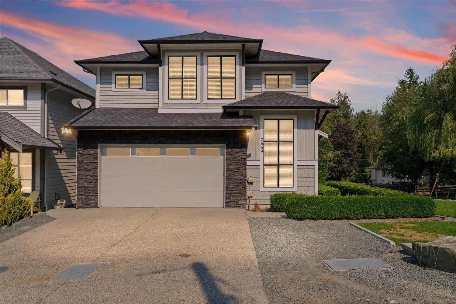 7569 DICKINSON PLACE|Eastern Hillsides