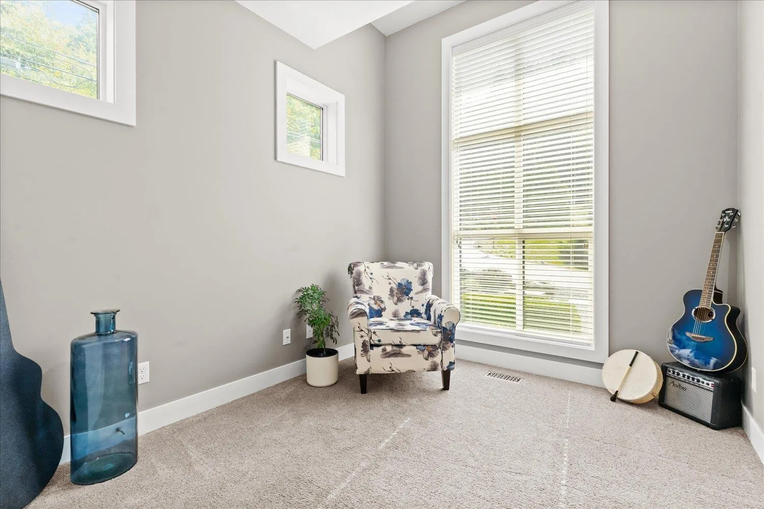 7569 DICKINSON PLACE|Eastern Hillsides
