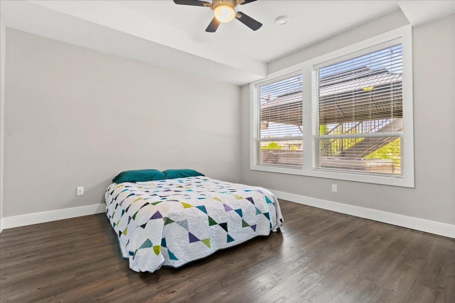 7569 DICKINSON PLACE|Eastern Hillsides