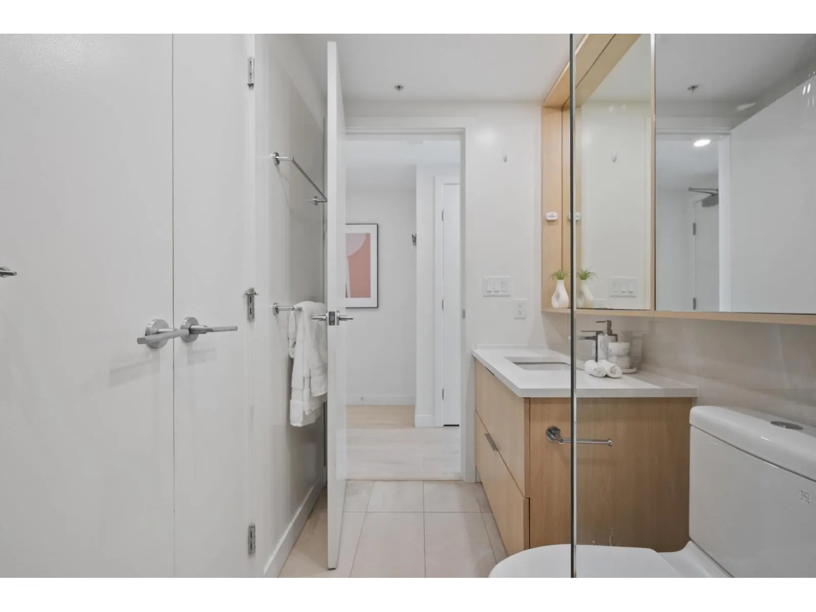 2106 13318 104 AVENUE