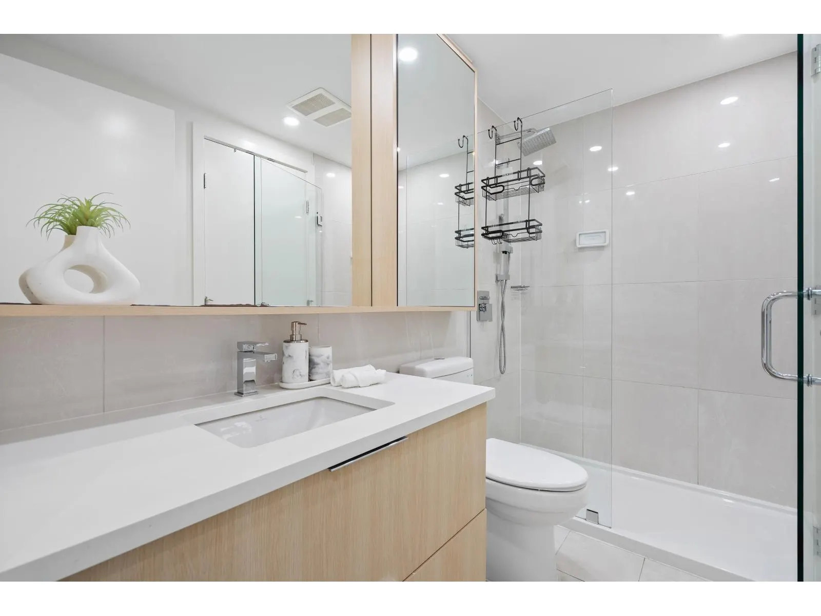 2106 13318 104 AVENUE