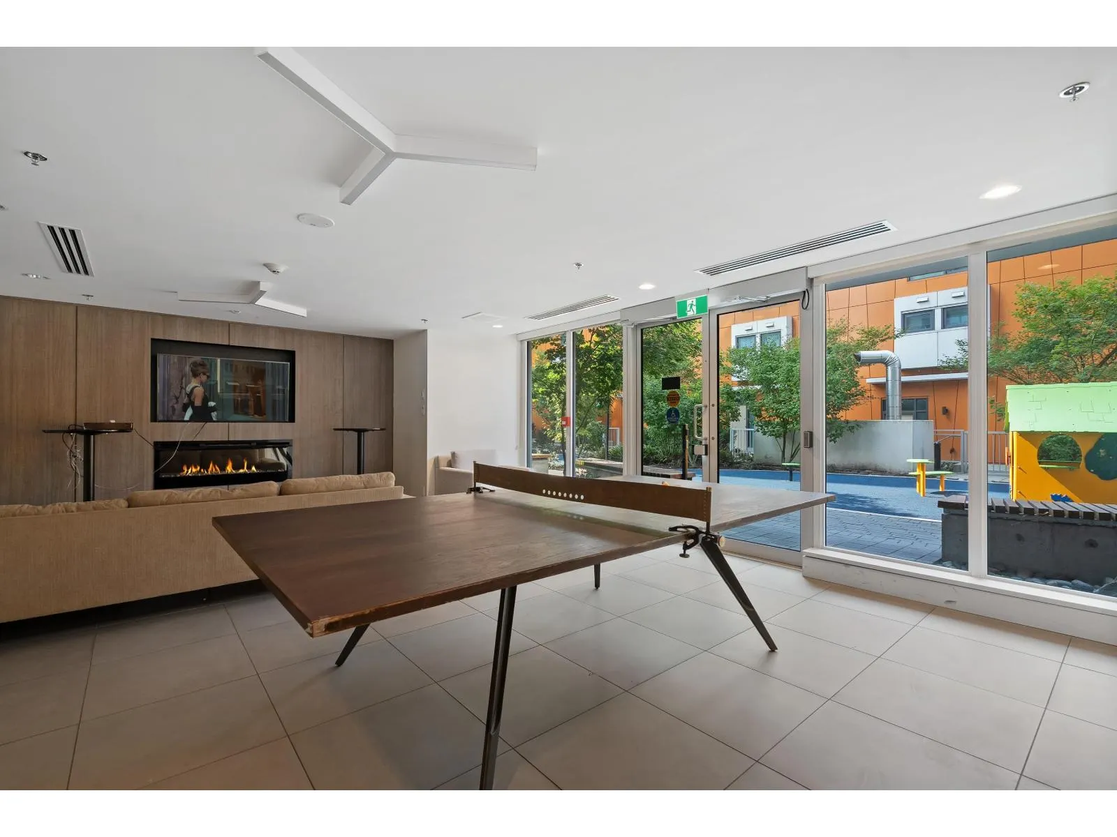 2106 13318 104 AVENUE