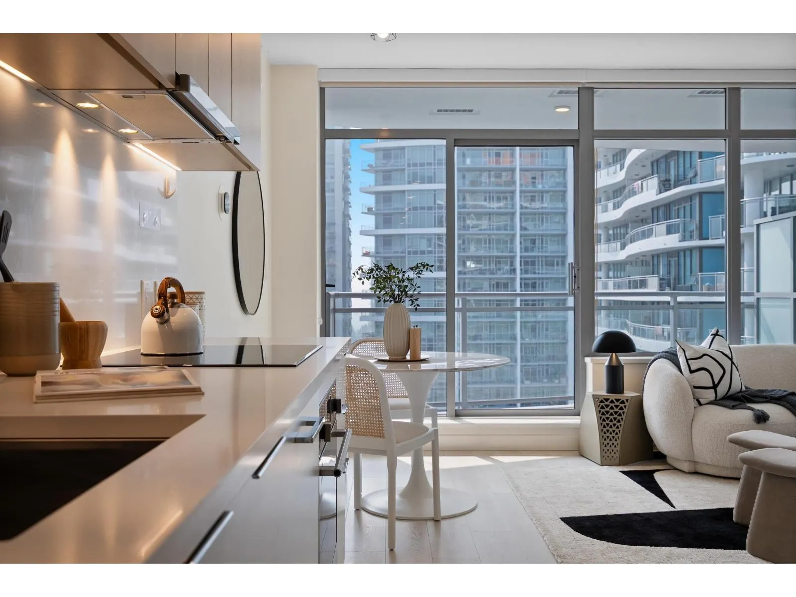 2106 13318 104 AVENUE