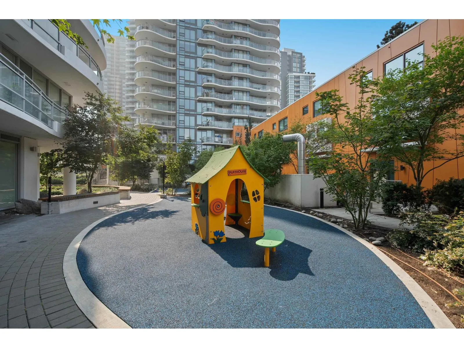 2106 13318 104 AVENUE