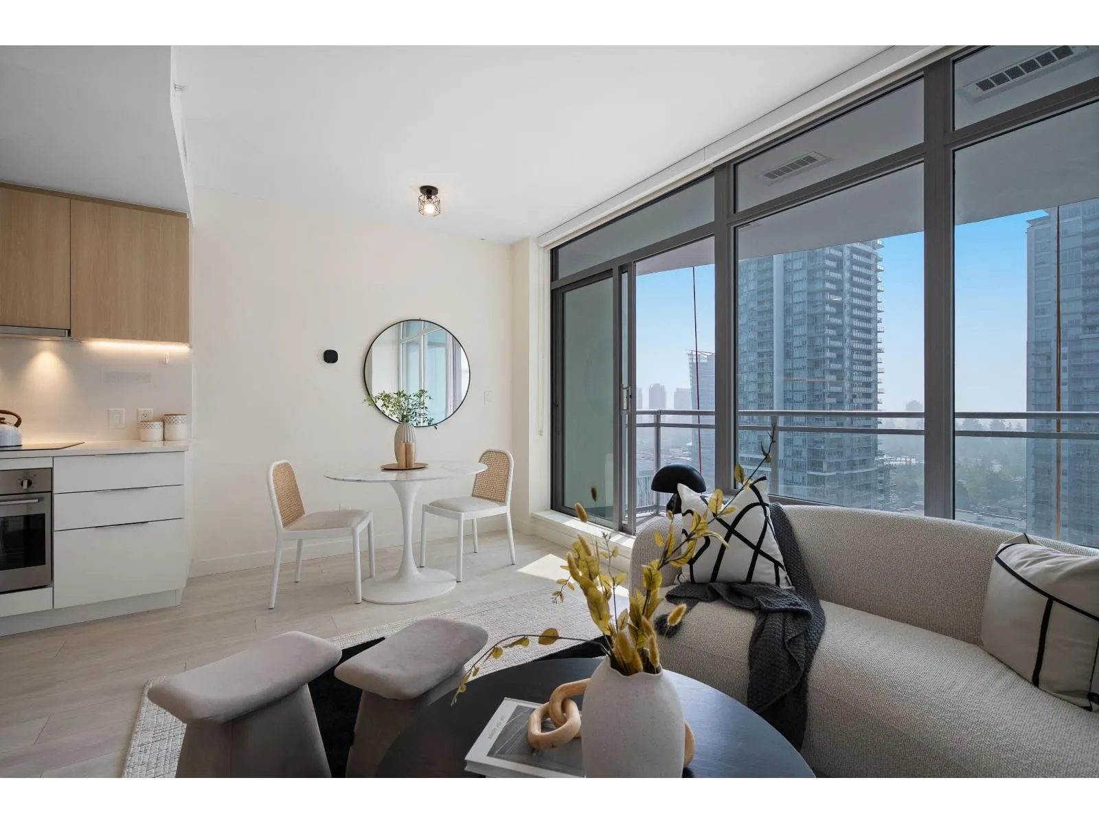 2106 13318 104 AVENUE