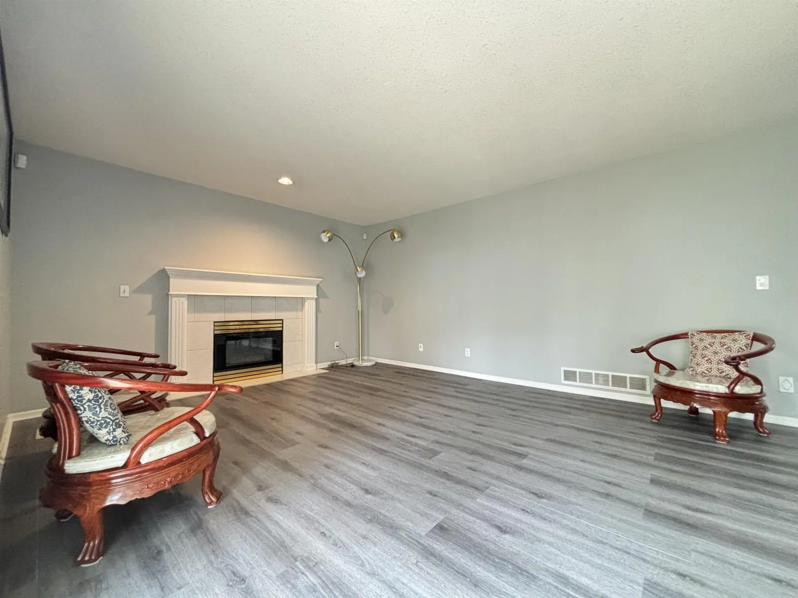 10924 160 STREET