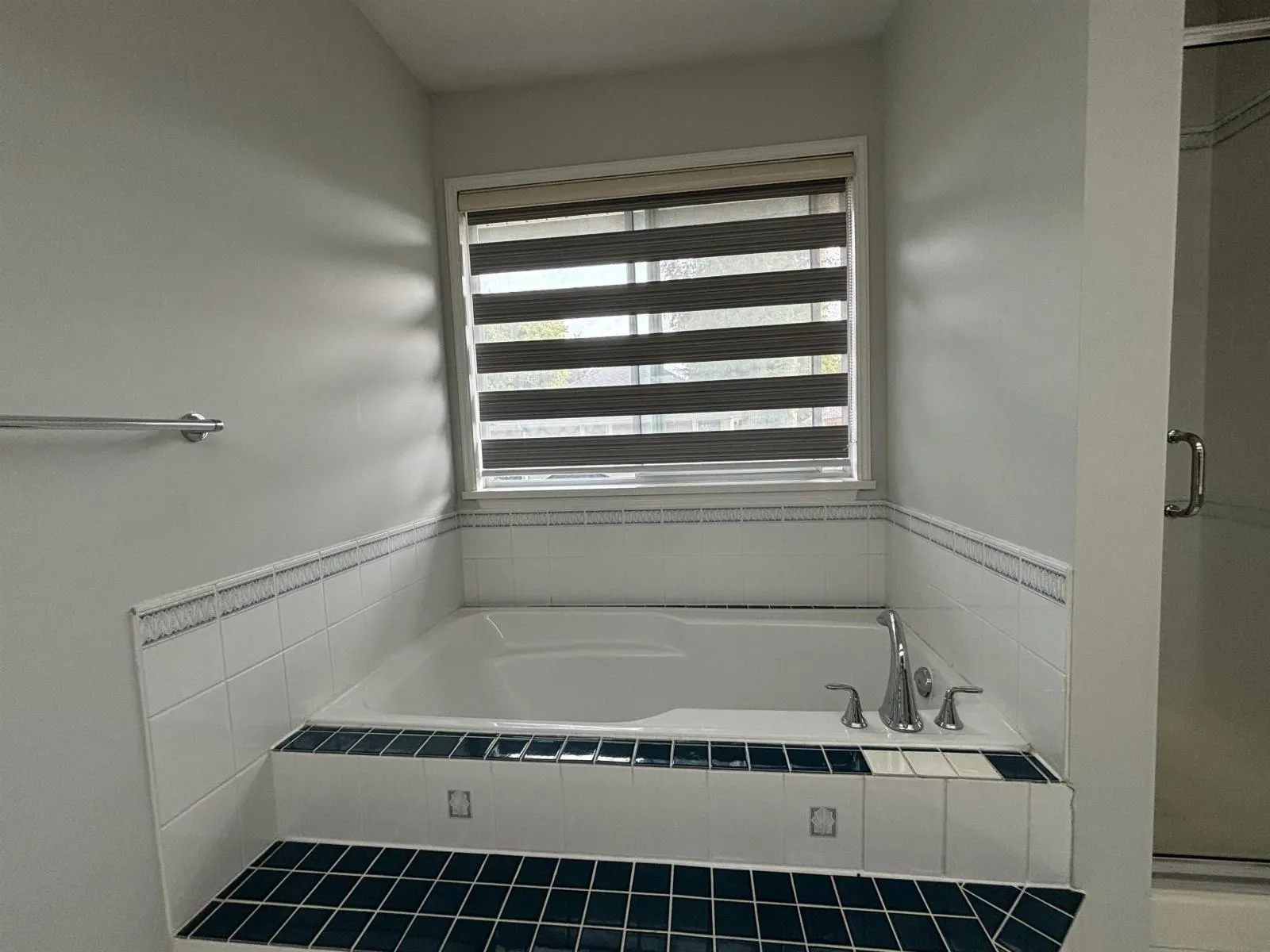 10924 160 STREET