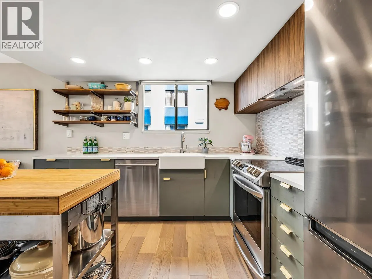 801 1165 BURNABY STREET