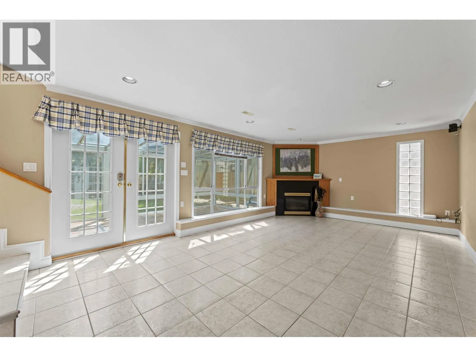 8340 LUNEN ROAD