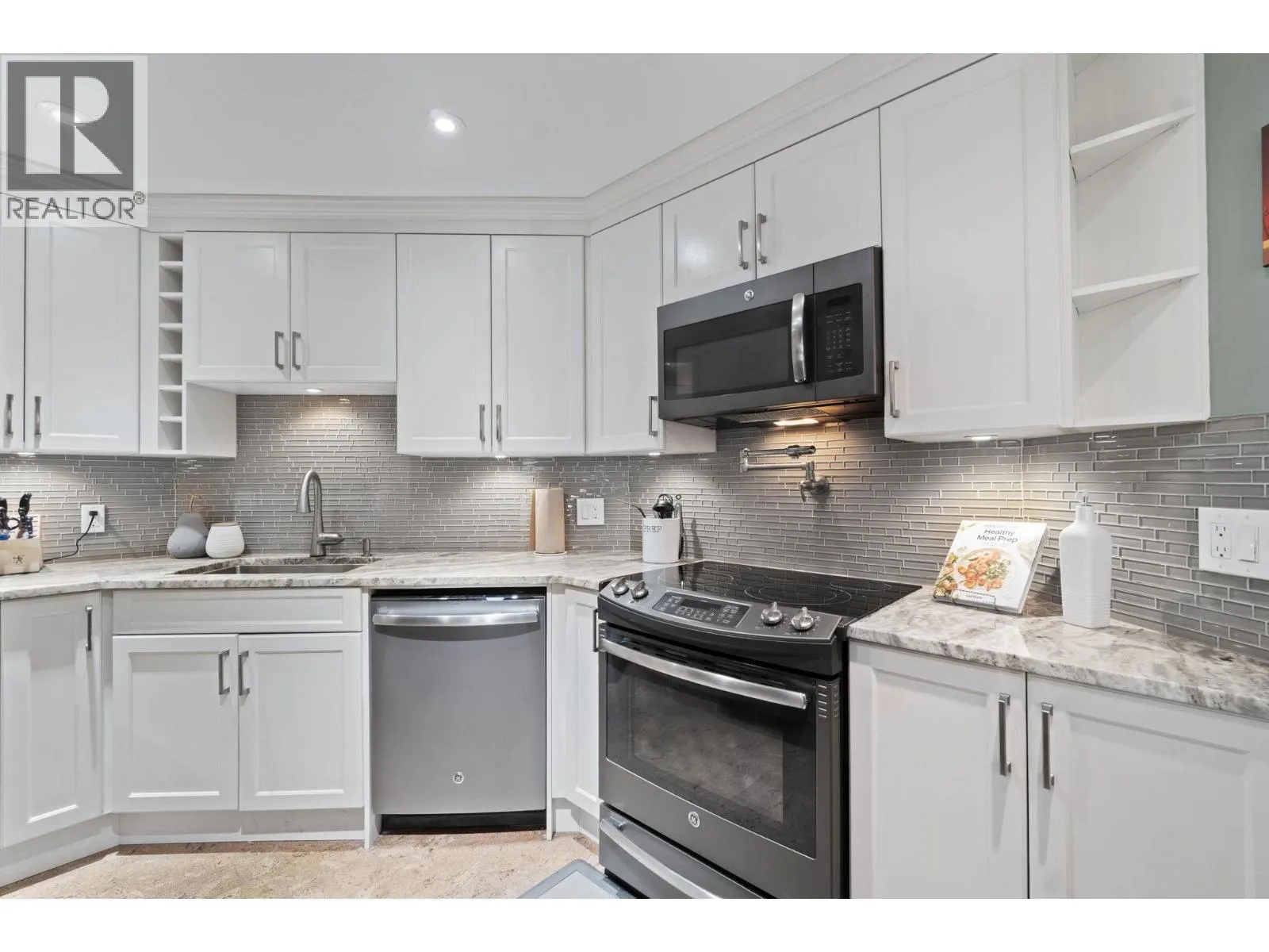 116 1150 QUAYSIDE DRIVE