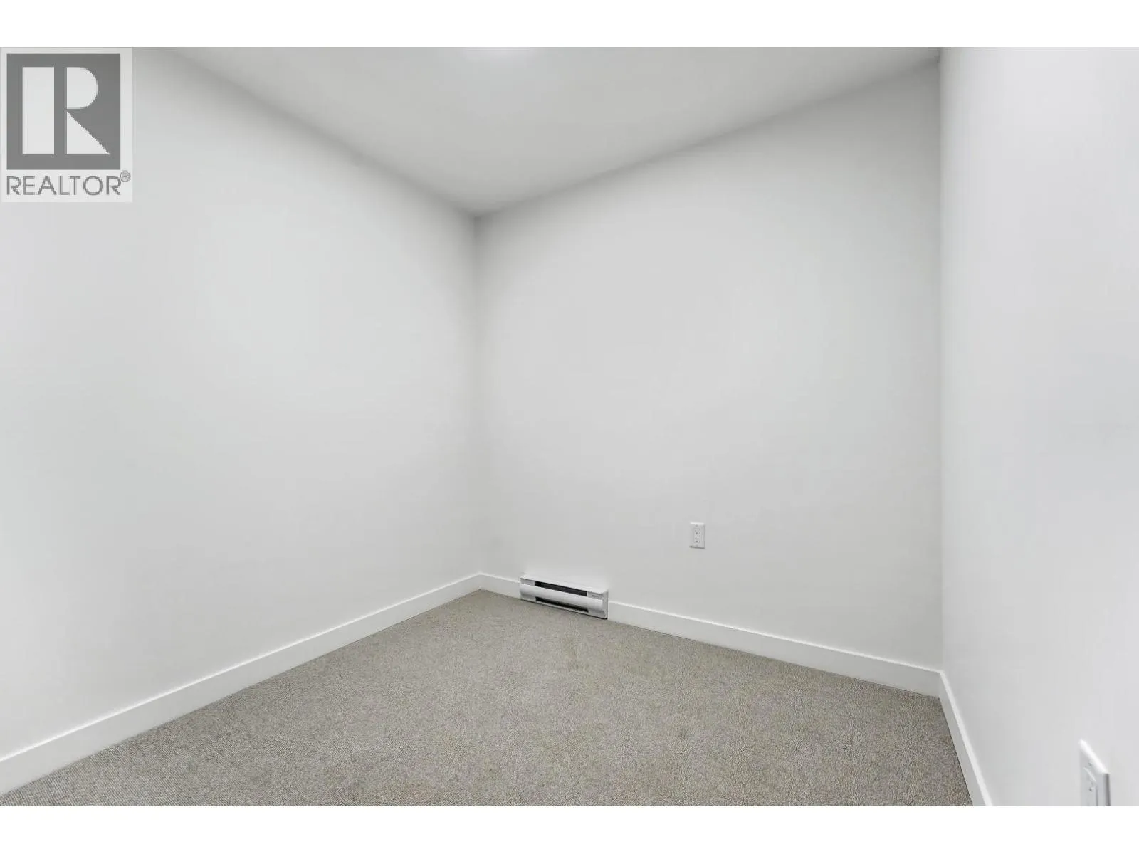 304 1100 CLARKE ROAD