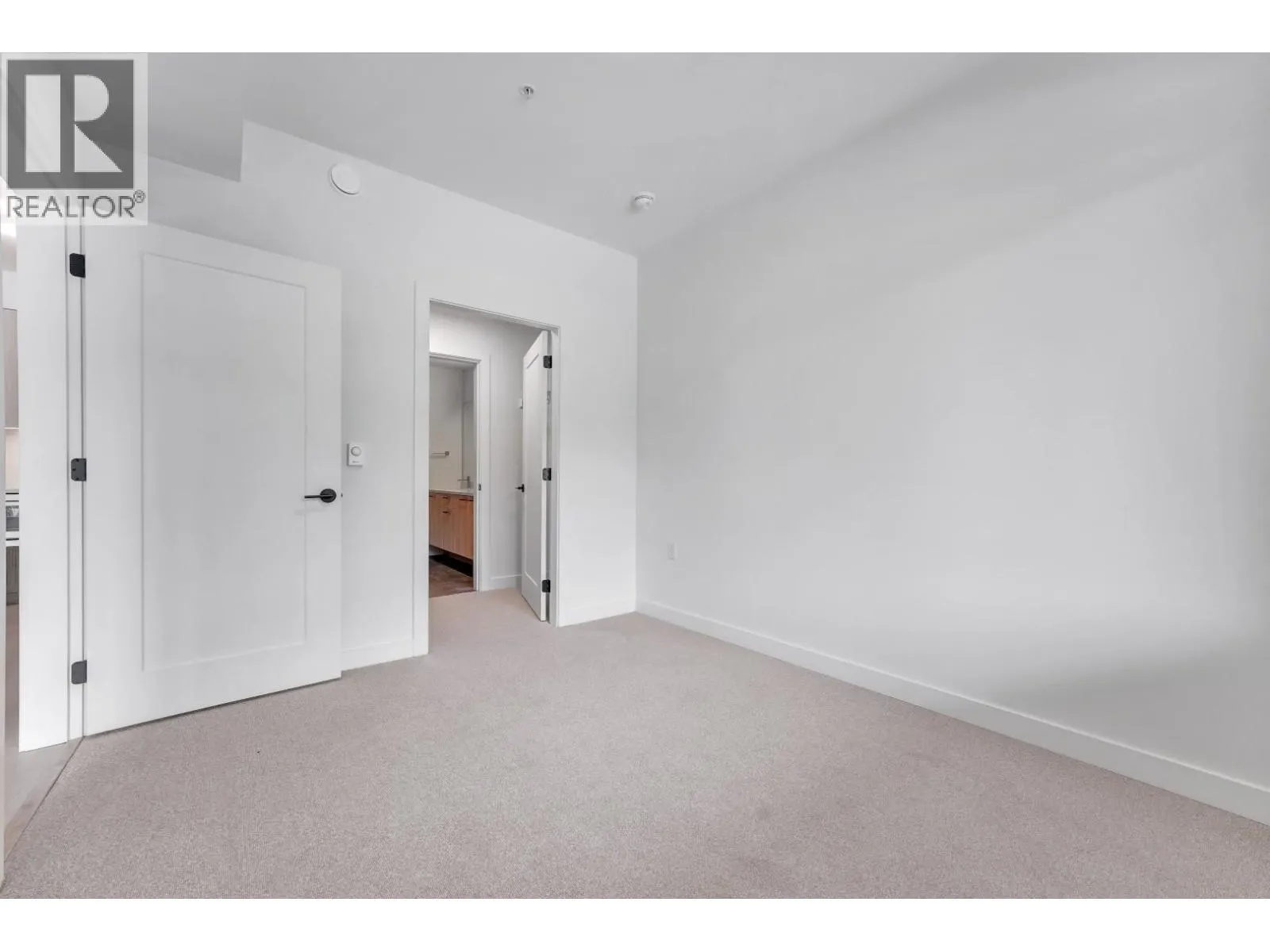 304 1100 CLARKE ROAD