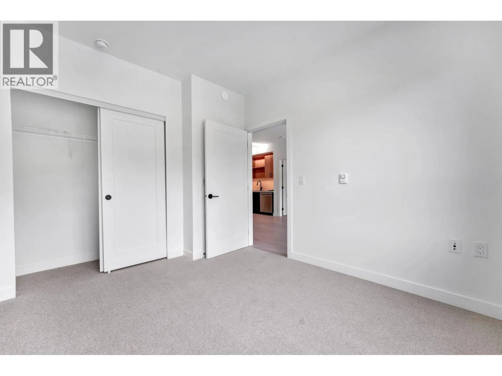 304 1100 CLARKE ROAD