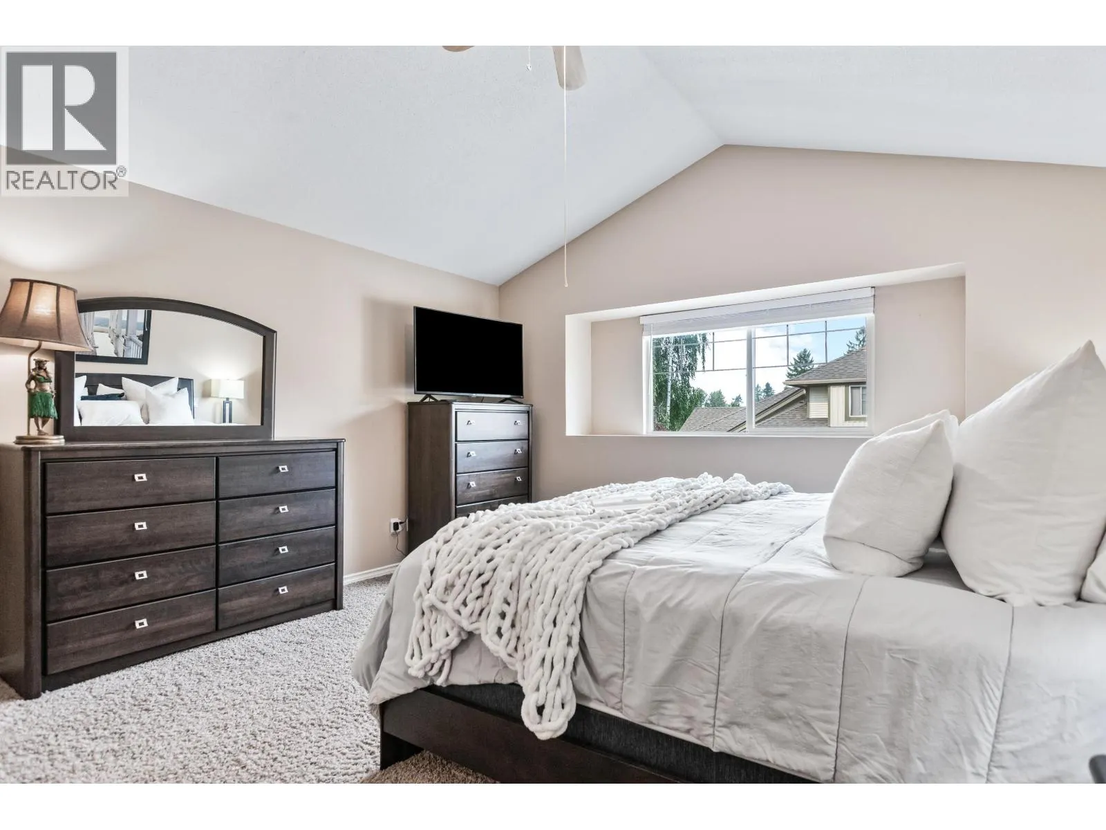 10 23281 KANAKA WAY
