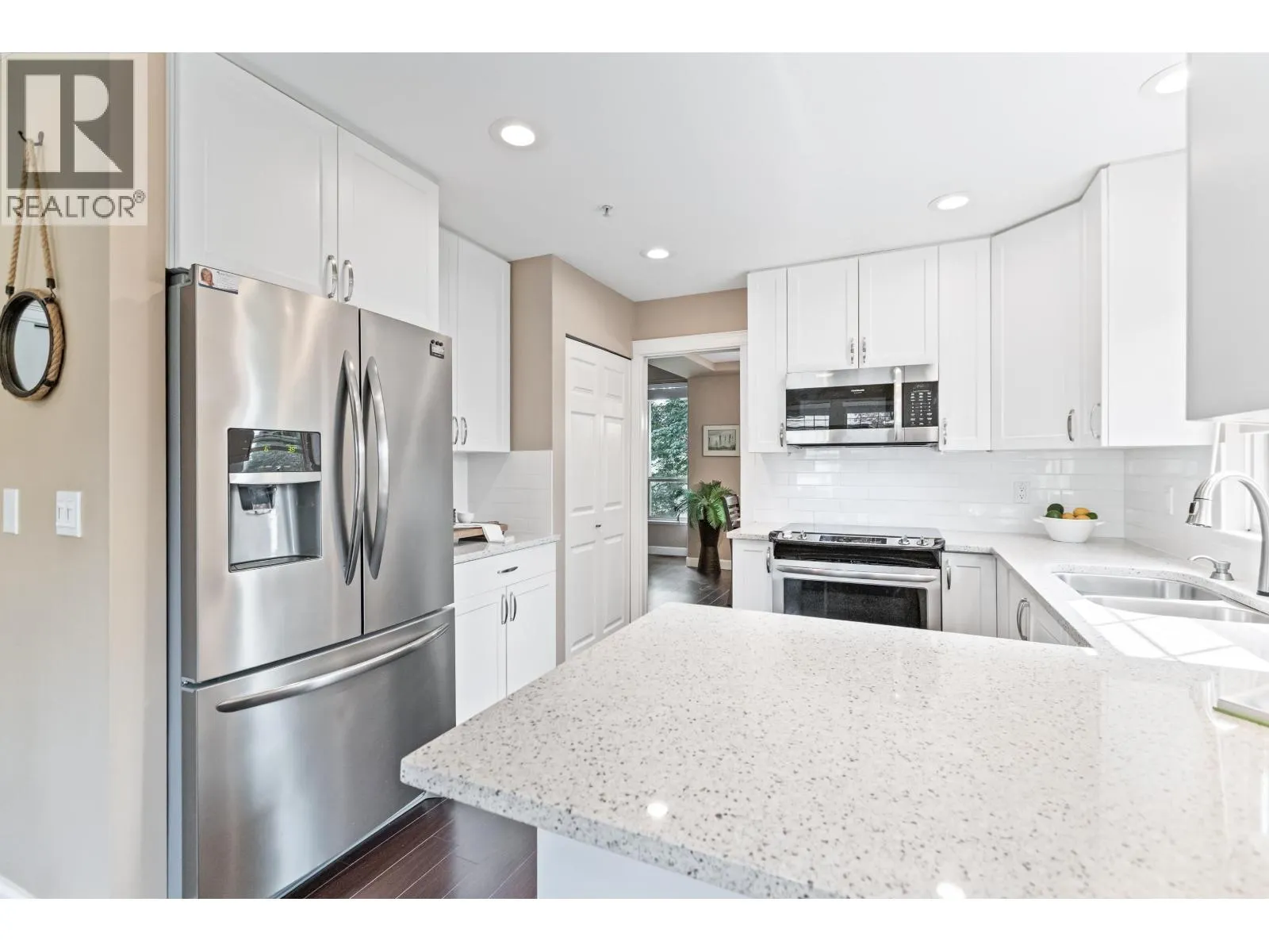 10 23281 KANAKA WAY