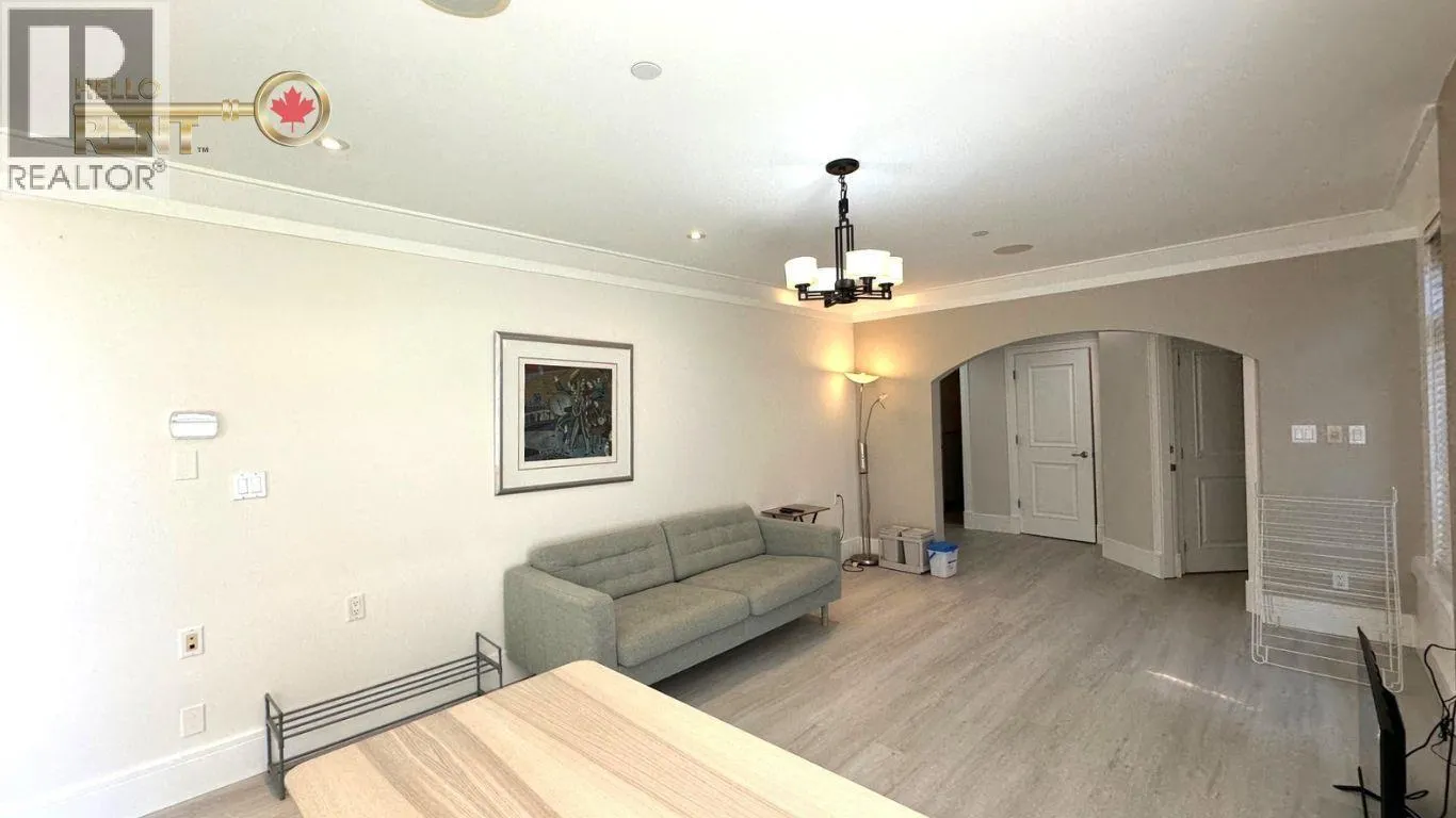 GARDEN SUITE-2109 KINGS AVENUE