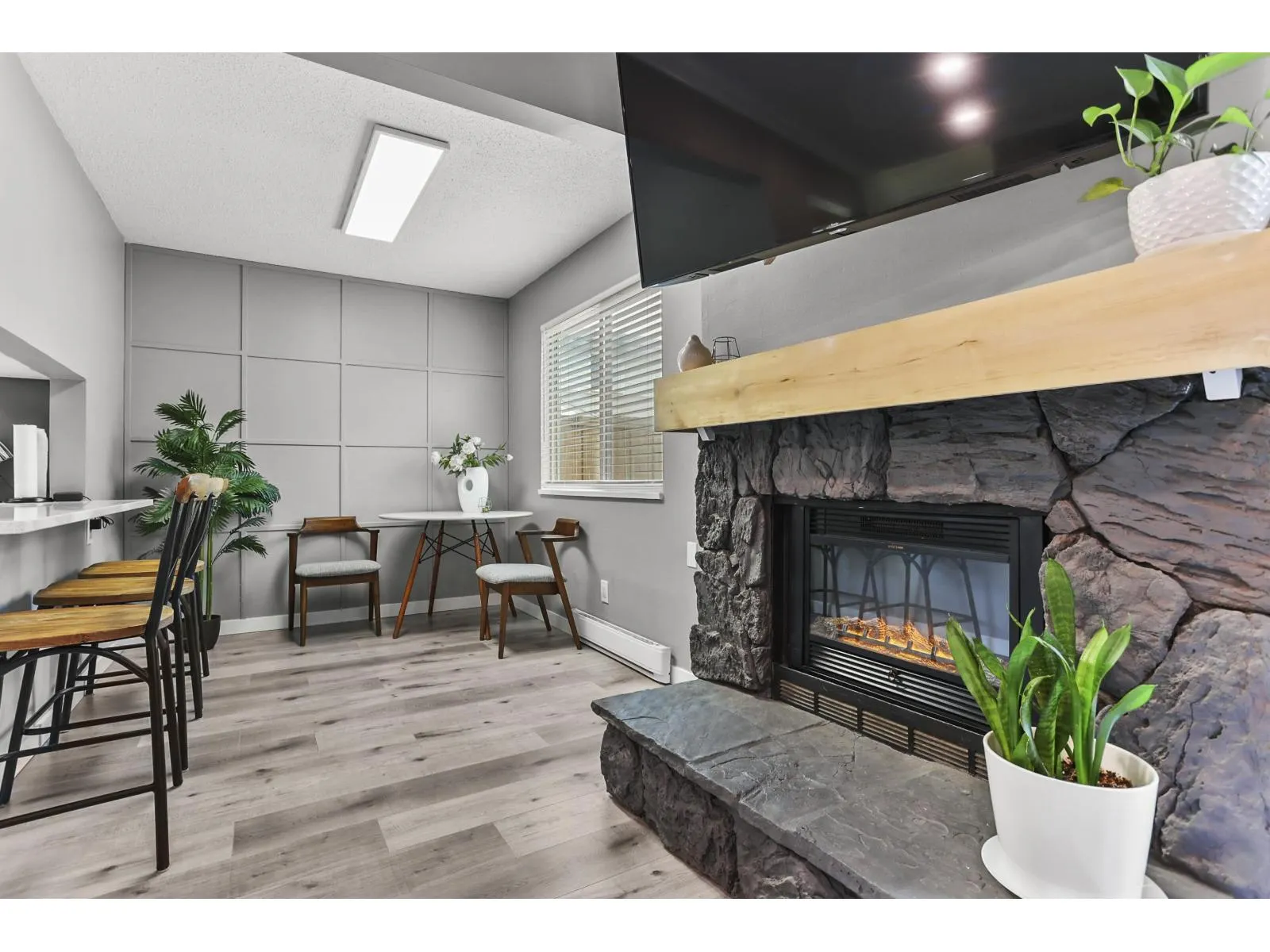 120 27456 32 AVENUE
