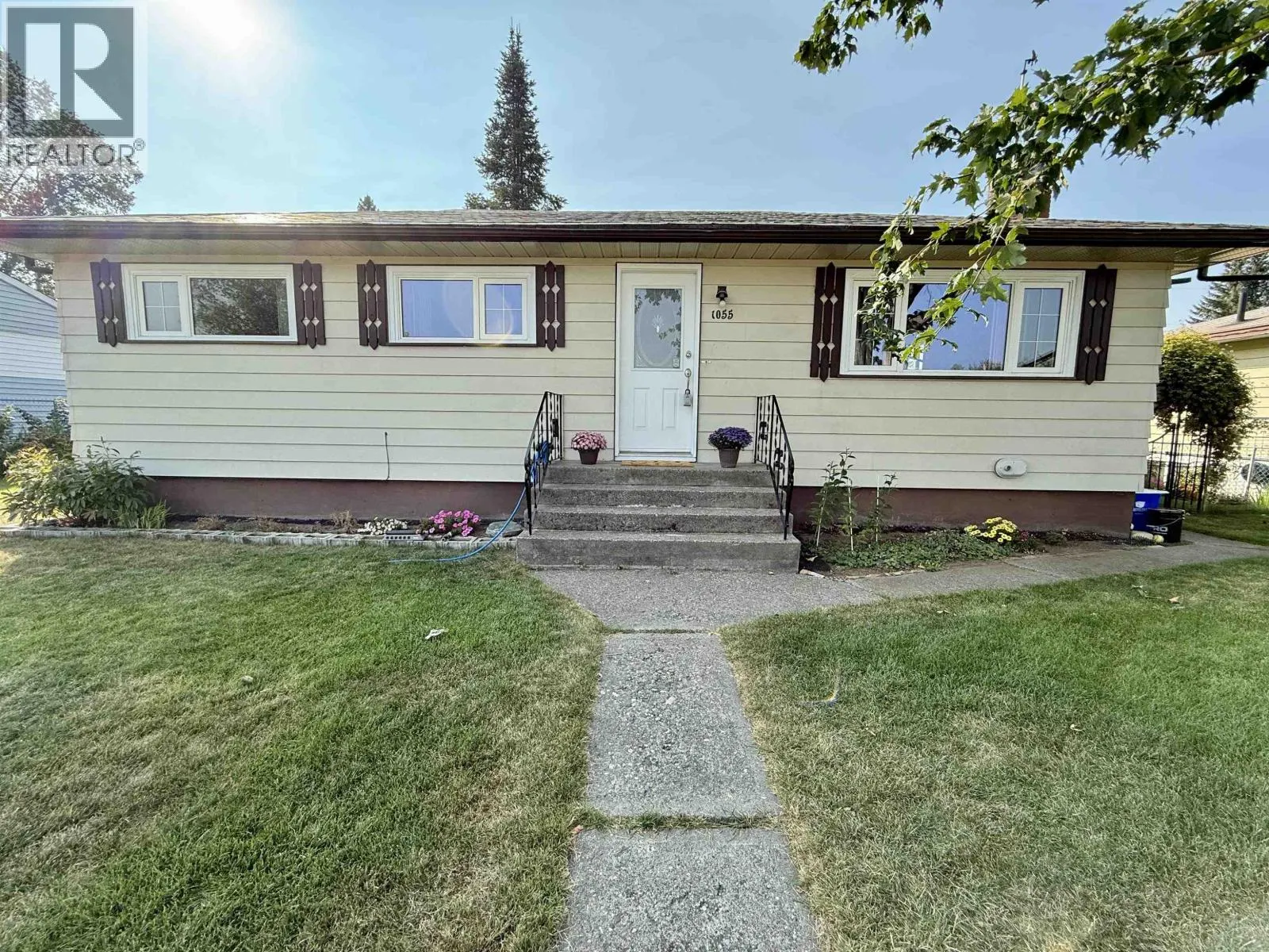 1055 FREEMAN STREET