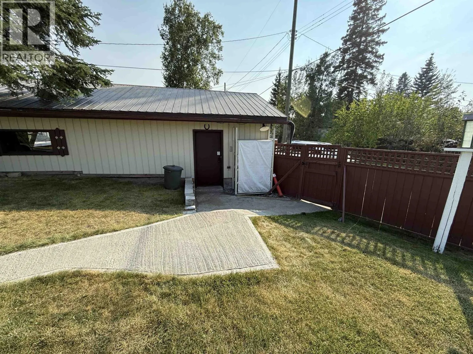 1055 FREEMAN STREET