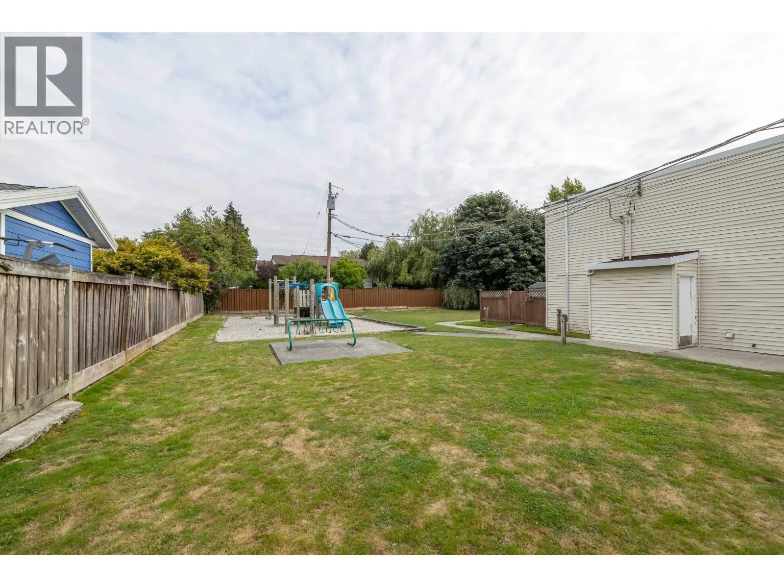 27 4949 57 STREET