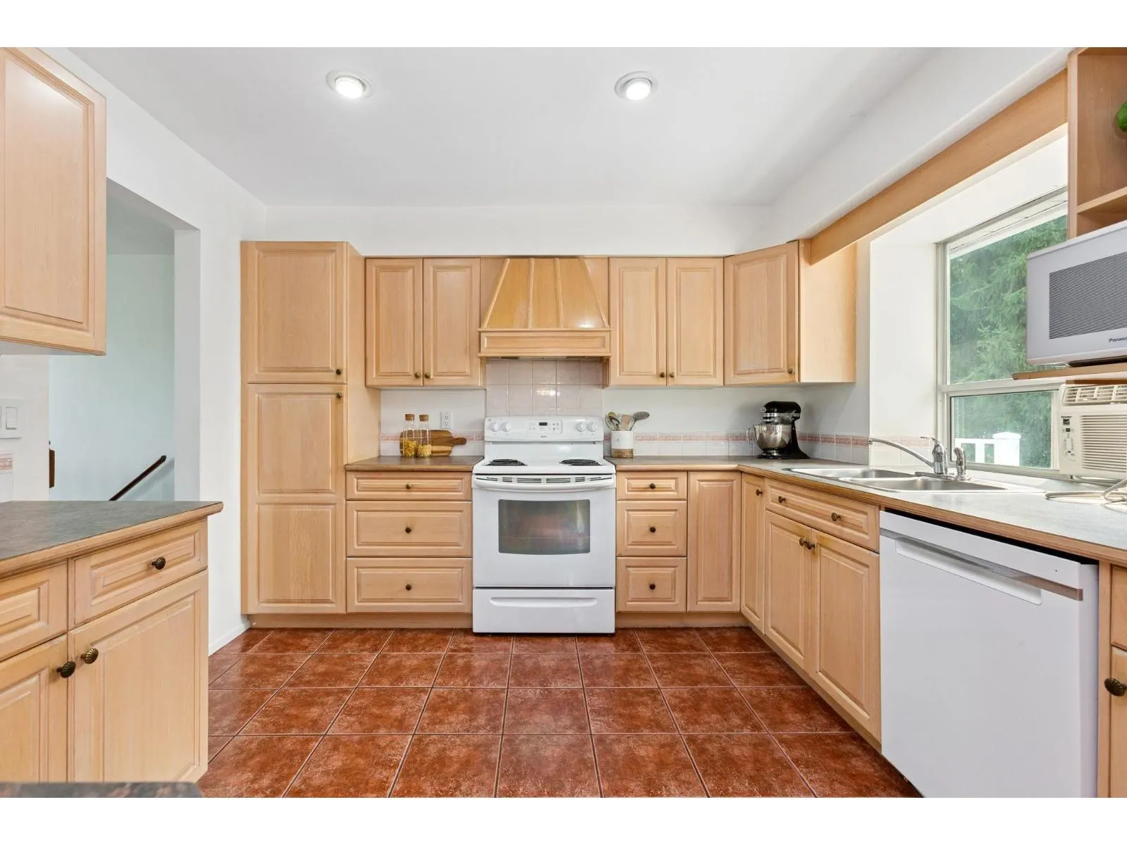 16966 JERSEY DRIVE