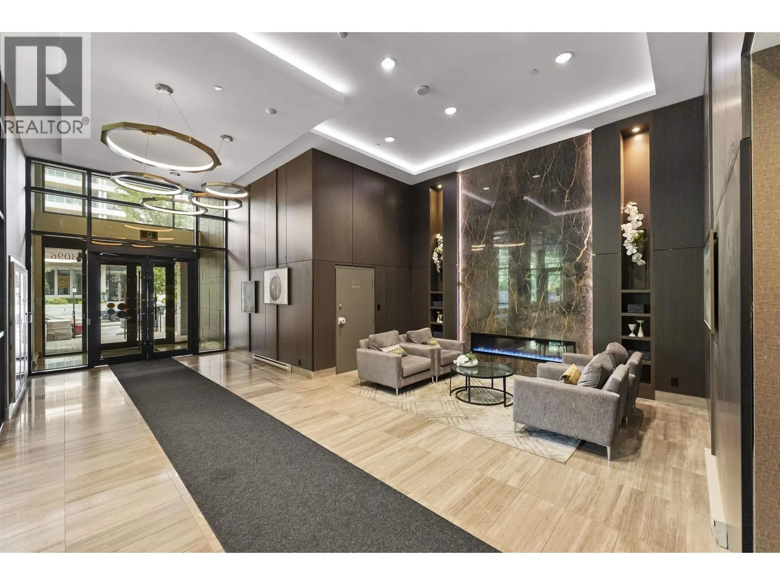 1605 3096 WINDSOR GATE