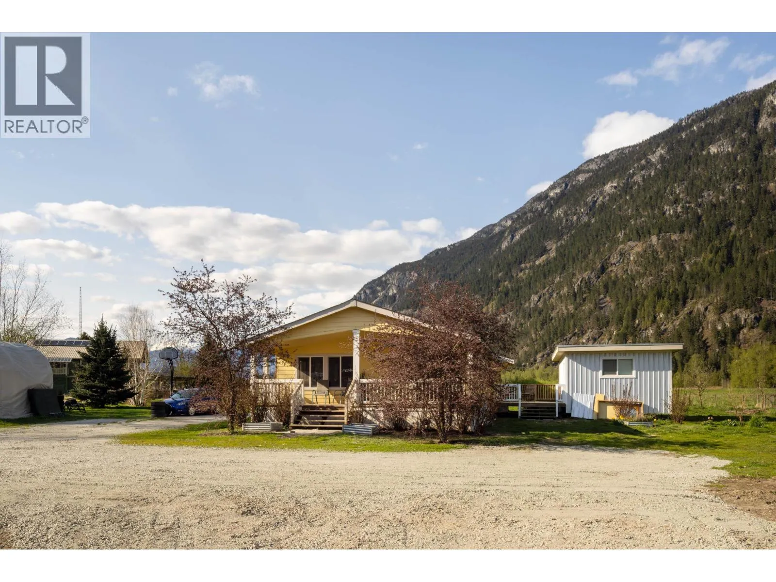 899 ERICKSON ROAD