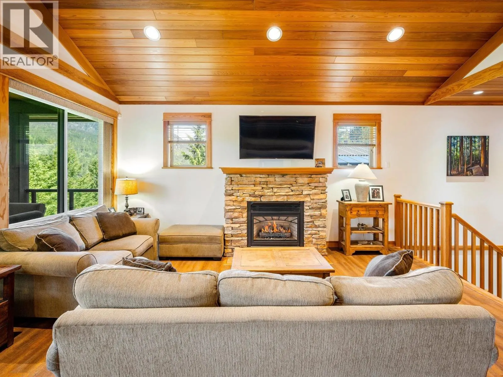 2314 CAYLEY CLOSE