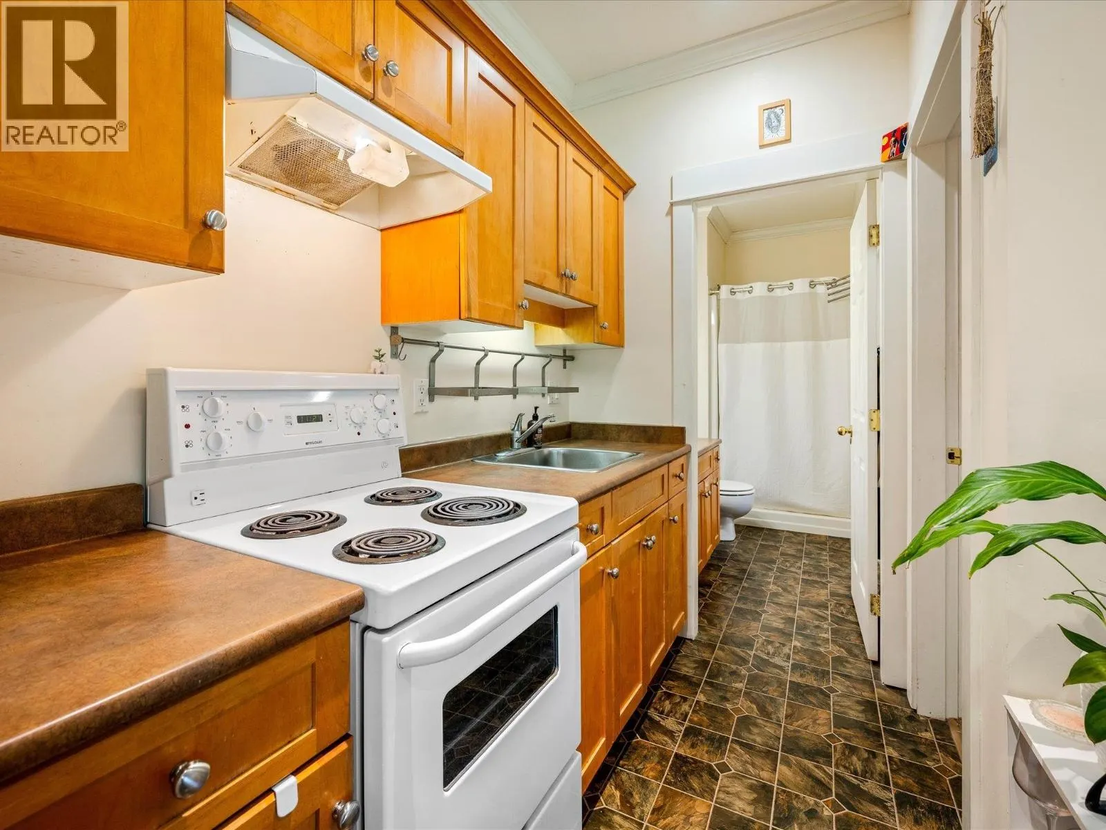 2314 CAYLEY CLOSE