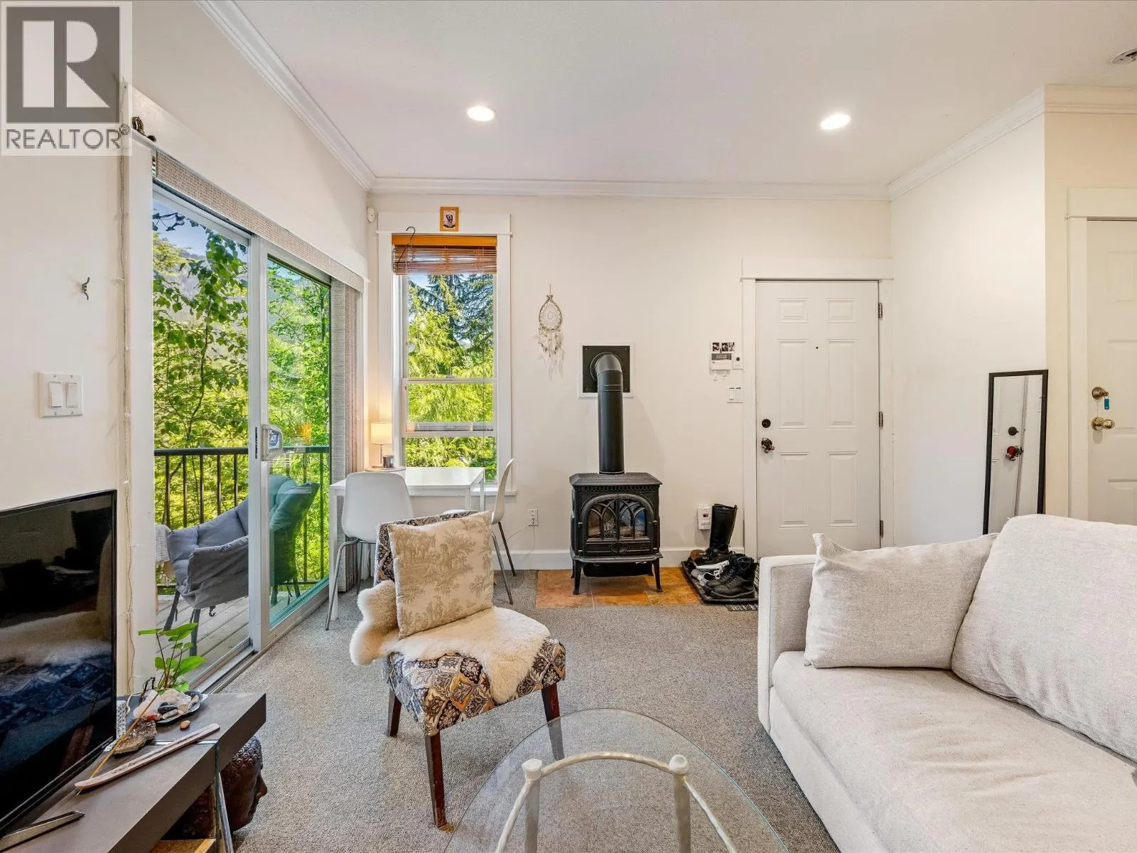 2314 CAYLEY CLOSE