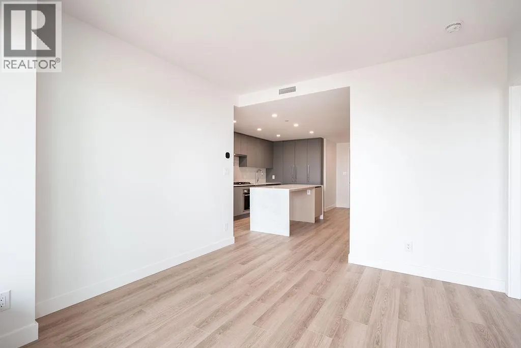 1201 5593 NO. 3 ROAD