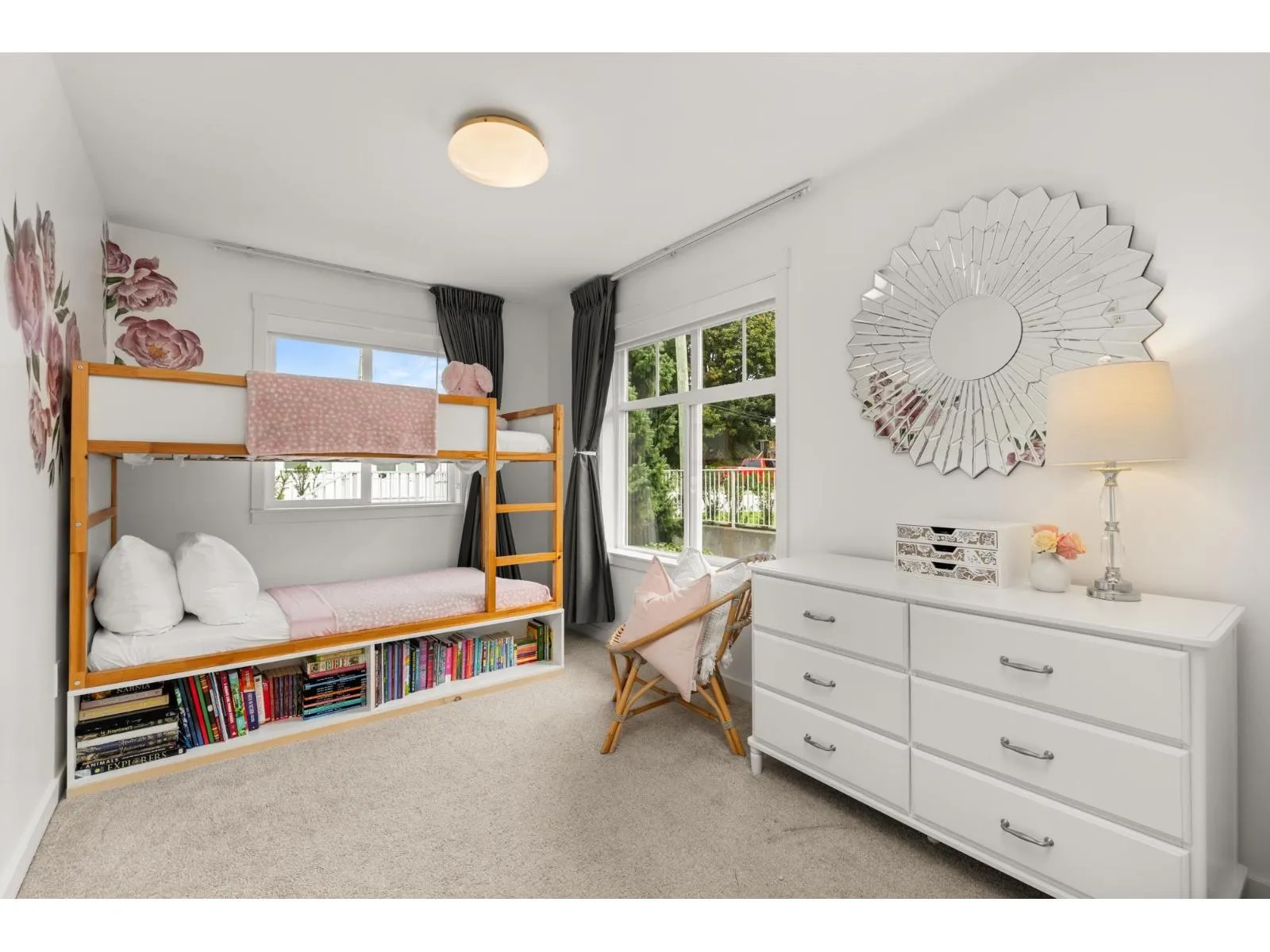 203 15621 MARINE DRIVE
