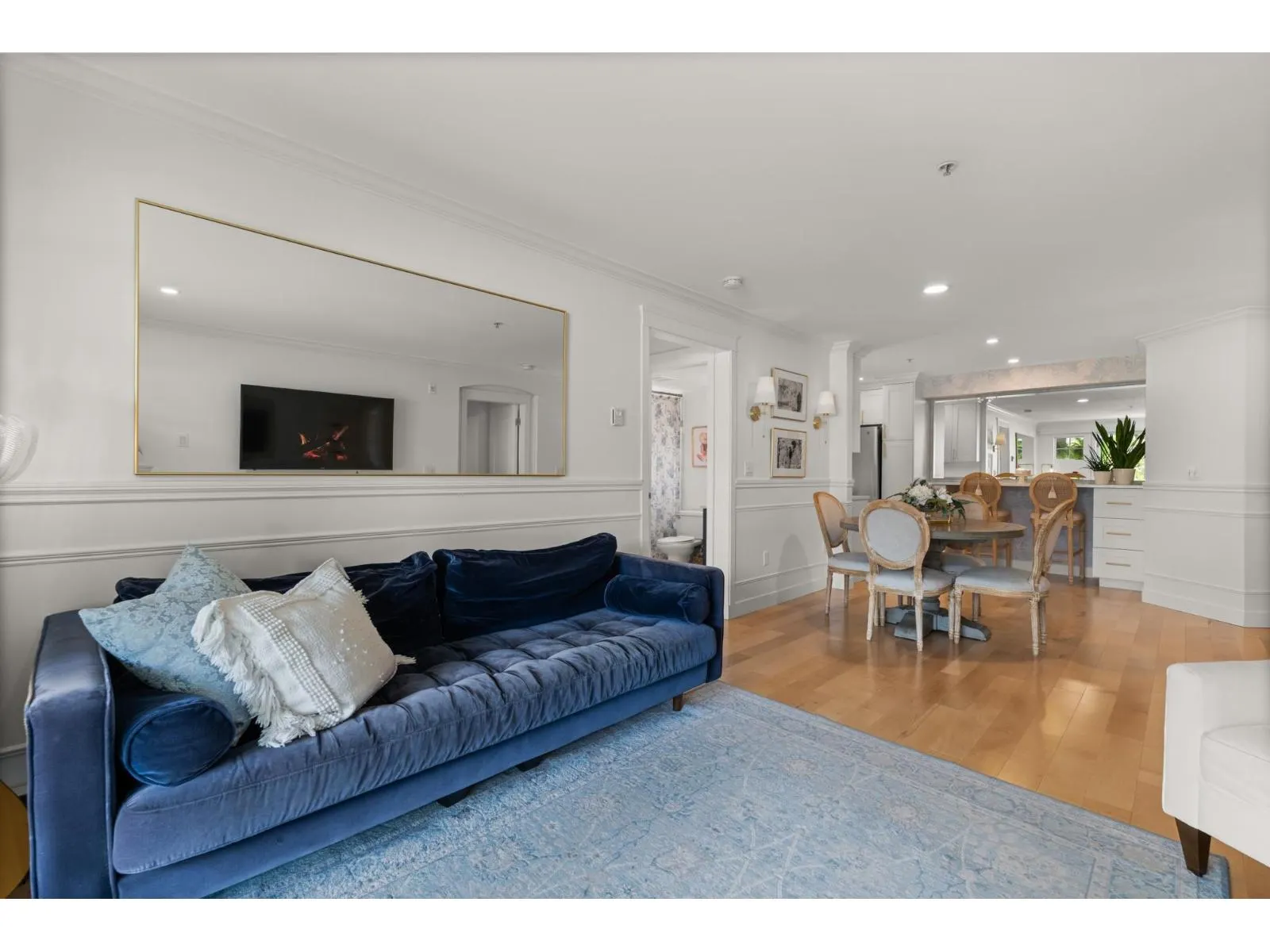 203 15621 MARINE DRIVE