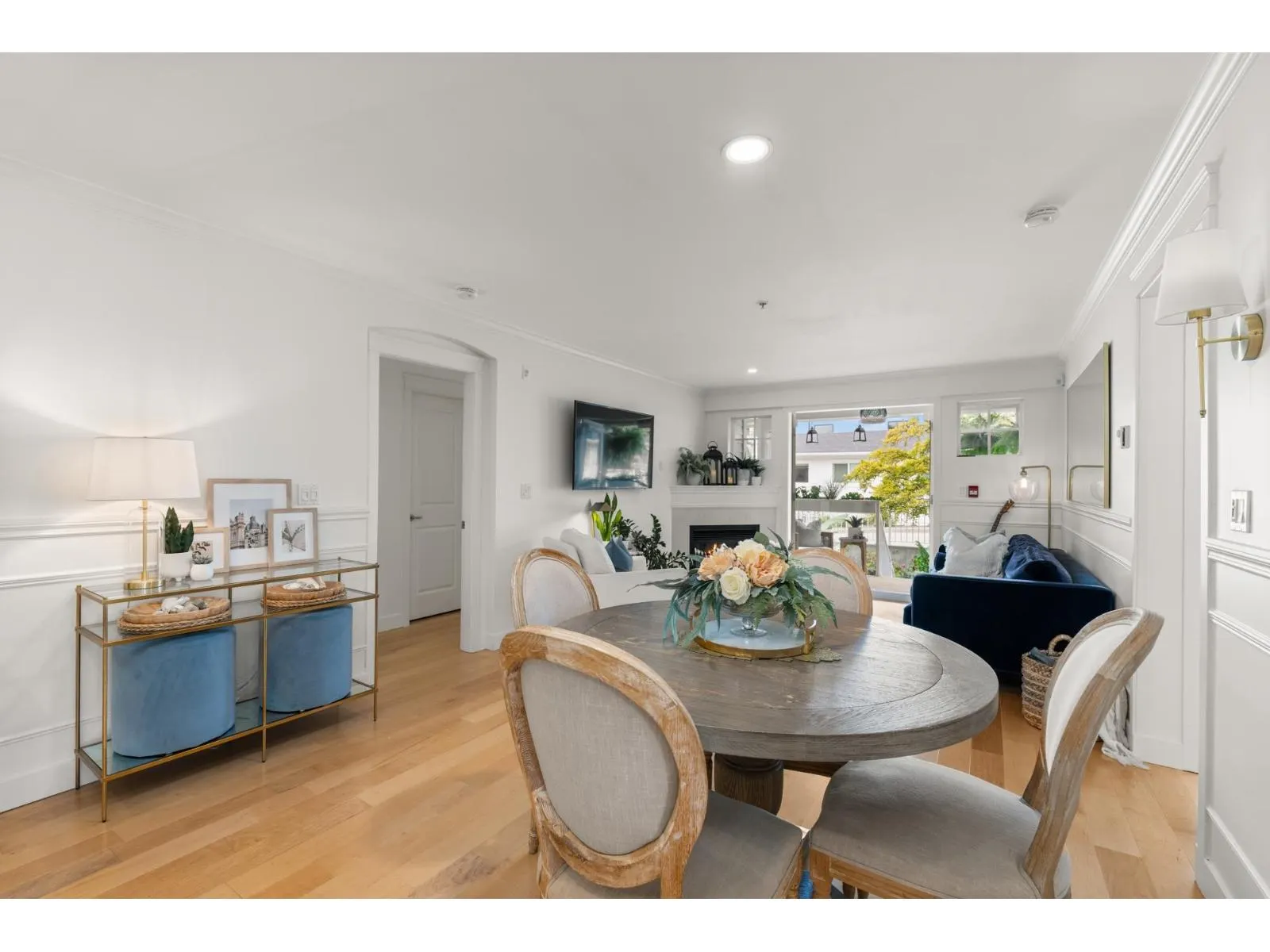 203 15621 MARINE DRIVE