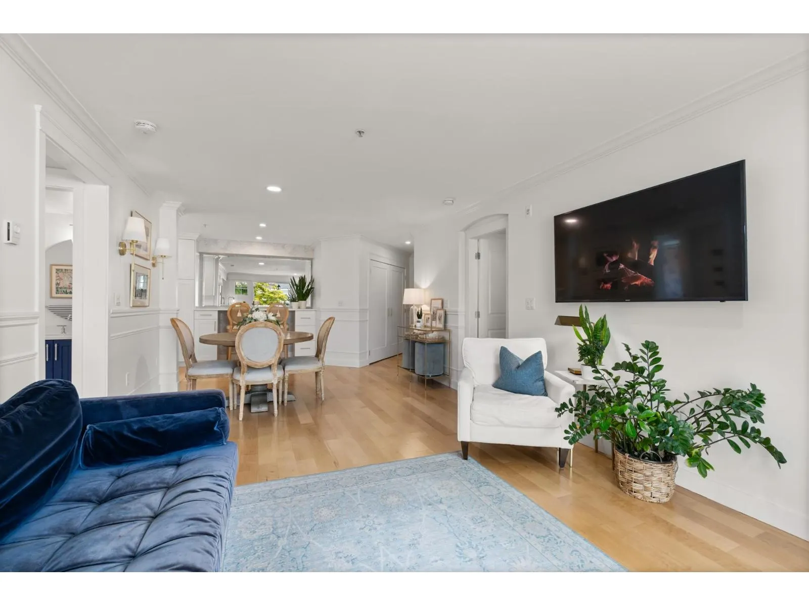 203 15621 MARINE DRIVE