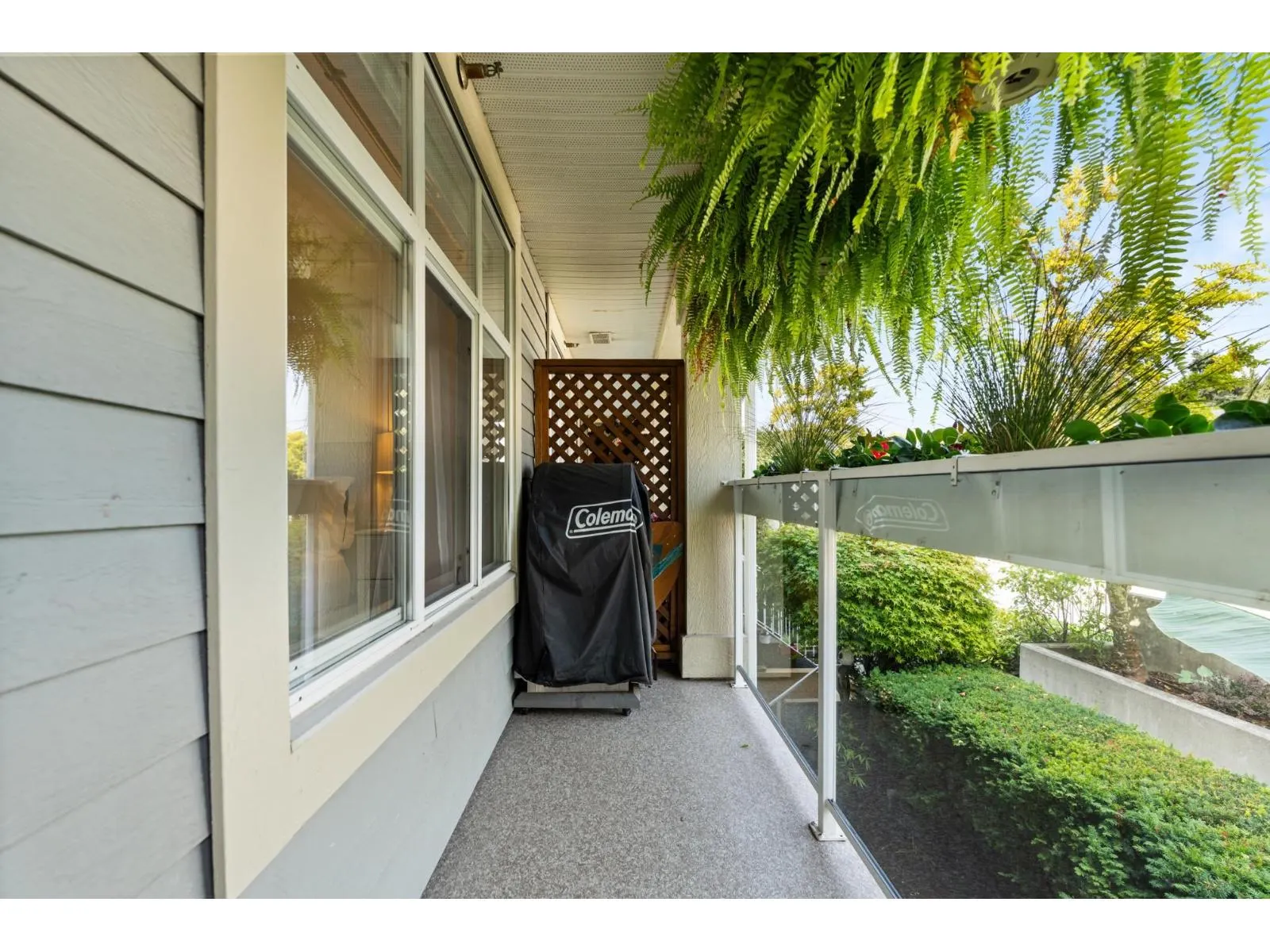 203 15621 MARINE DRIVE