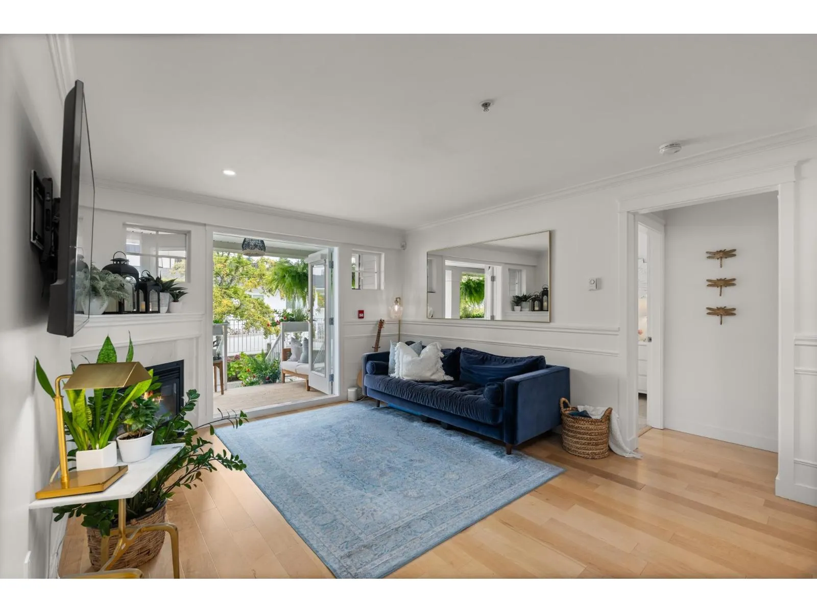 203 15621 MARINE DRIVE