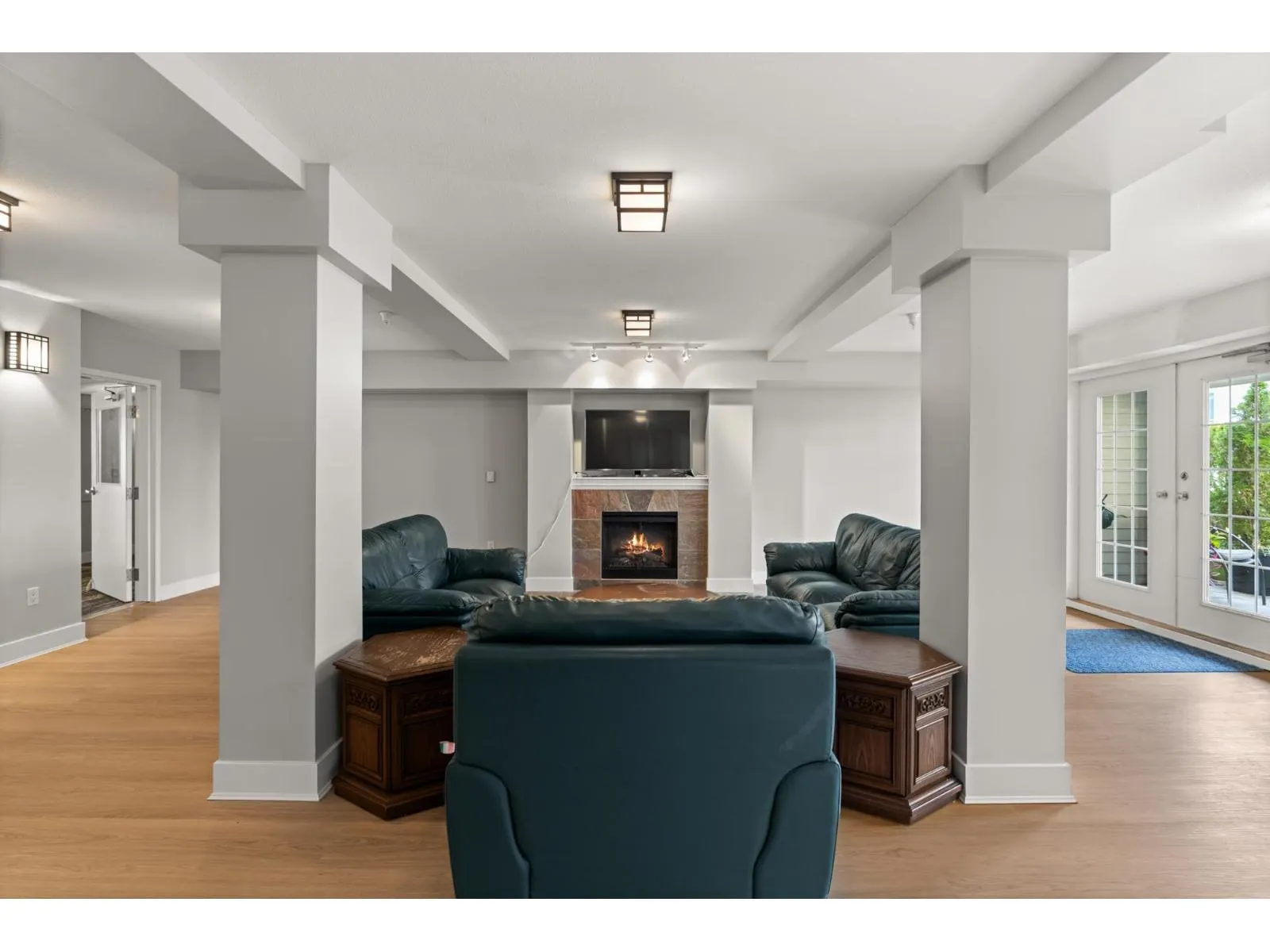 203 15621 MARINE DRIVE