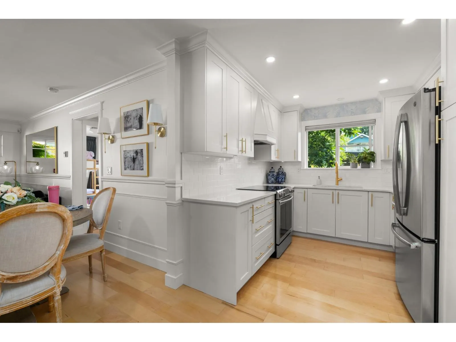 203 15621 MARINE DRIVE