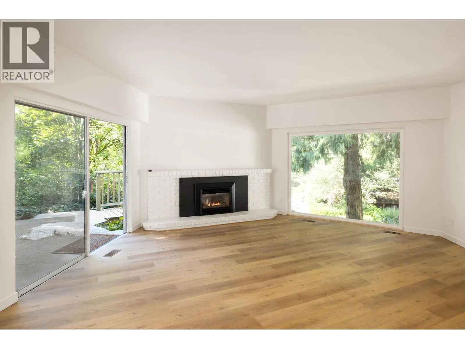 5733 BLUEBELL DRIVE