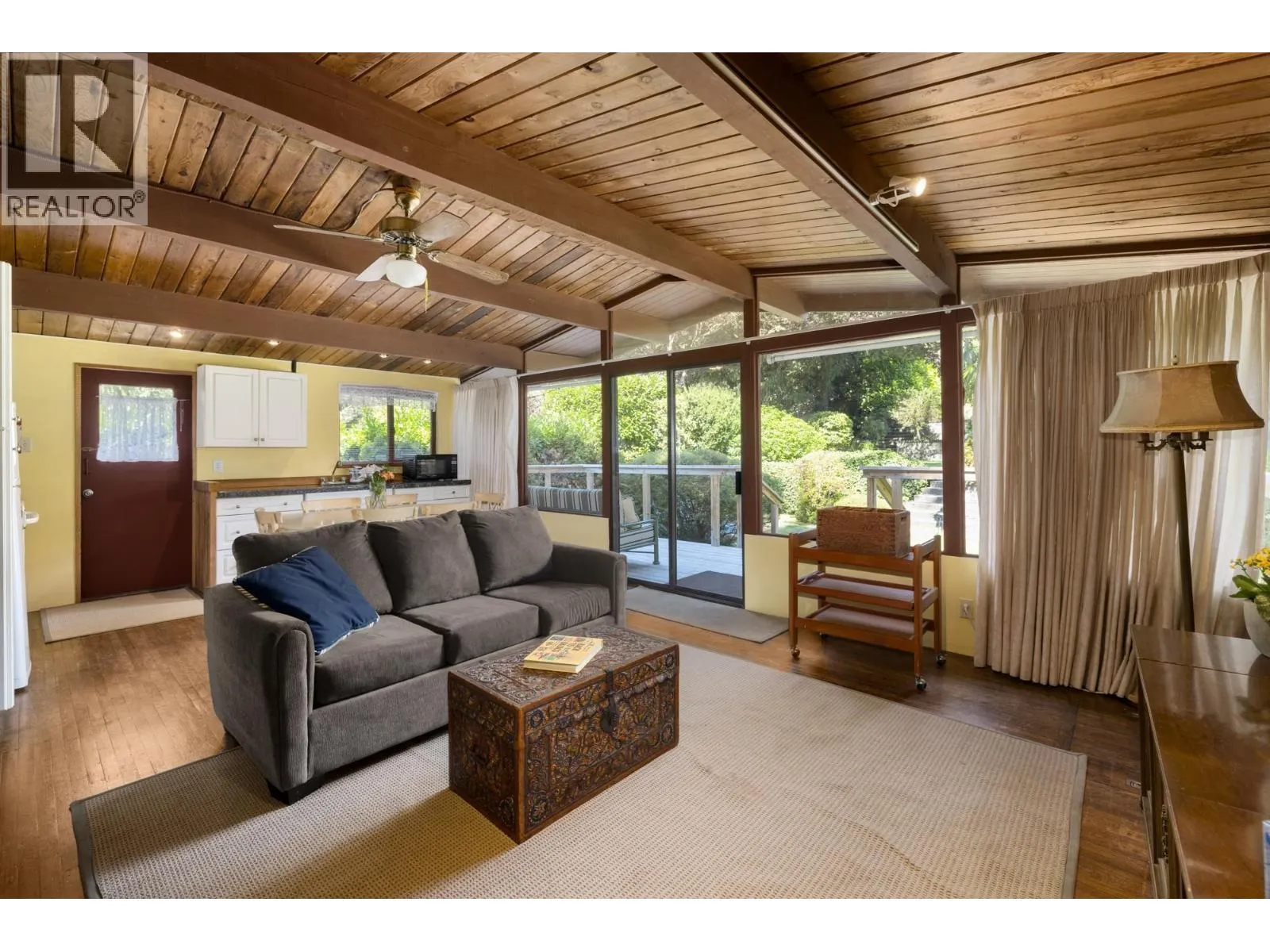 5733 BLUEBELL DRIVE