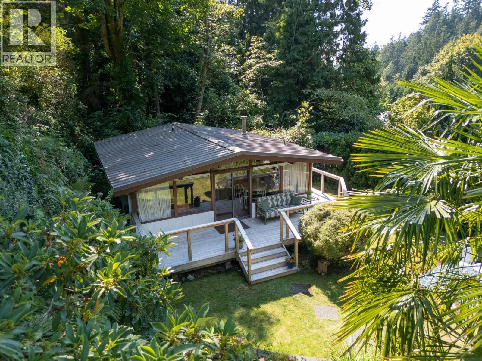 5733 BLUEBELL DRIVE