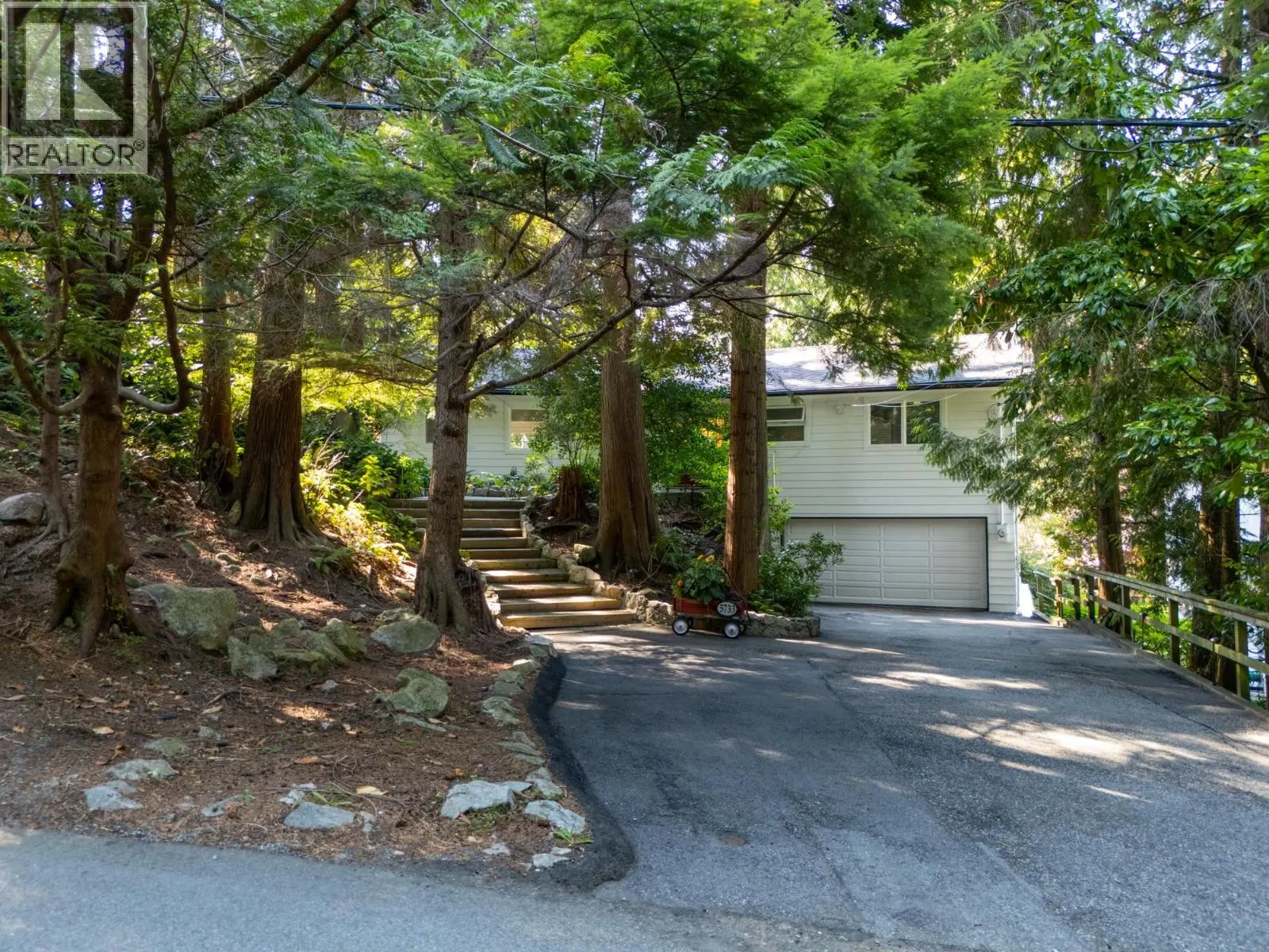 5733 BLUEBELL DRIVE