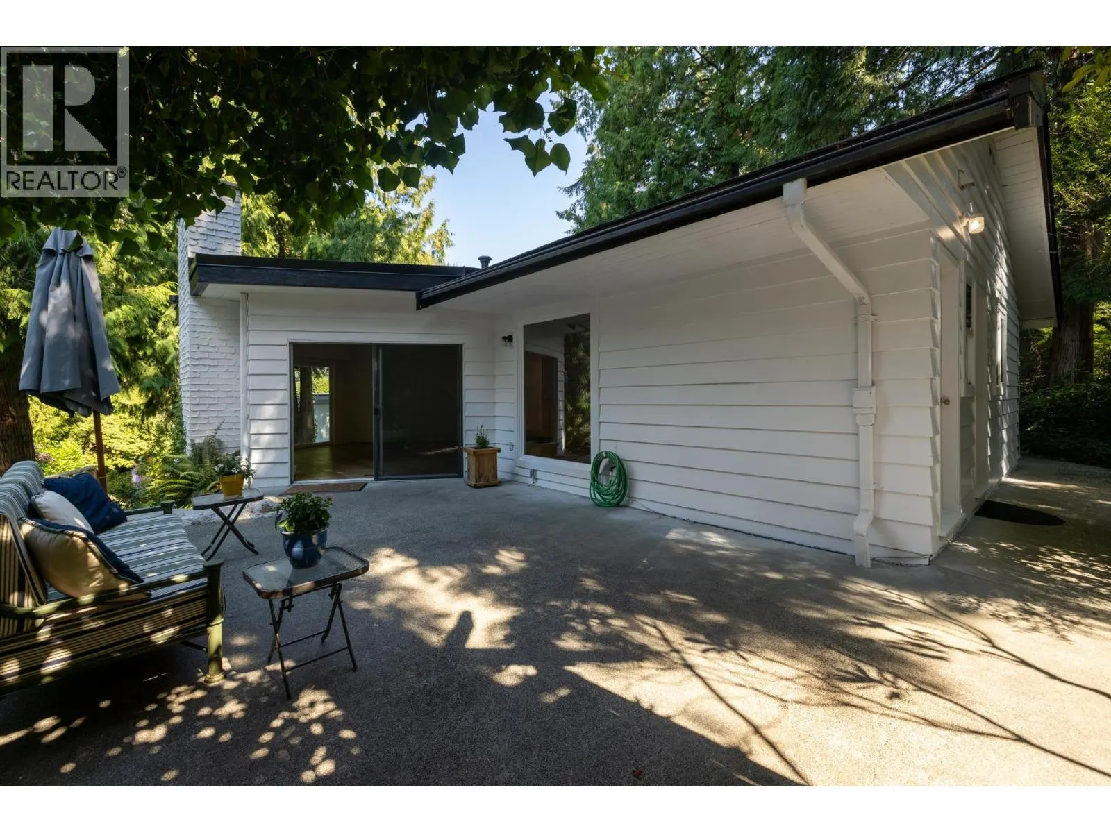 5733 BLUEBELL DRIVE